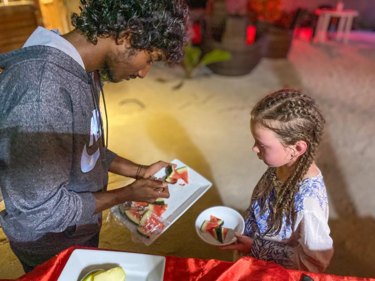 Leisure Inn Guest House Bodufolhudhoo エクステリア 写真